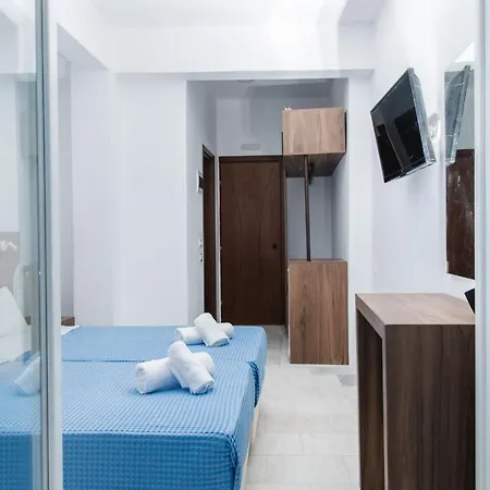 Hotel Santorini 3*