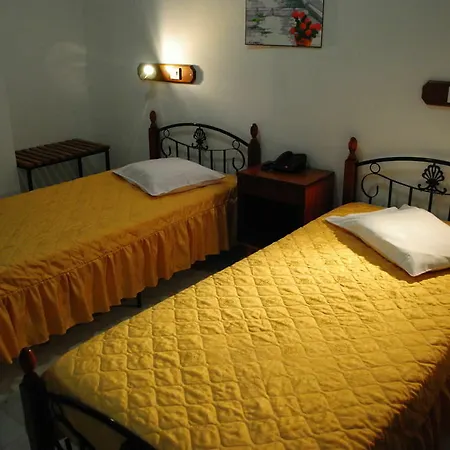 Hotel Santorini 3*