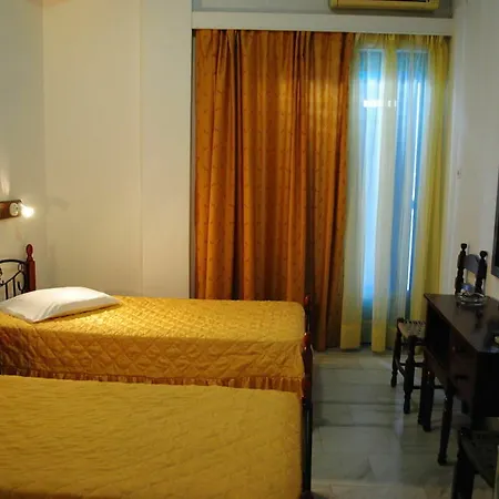 Hotel Santorini 3*